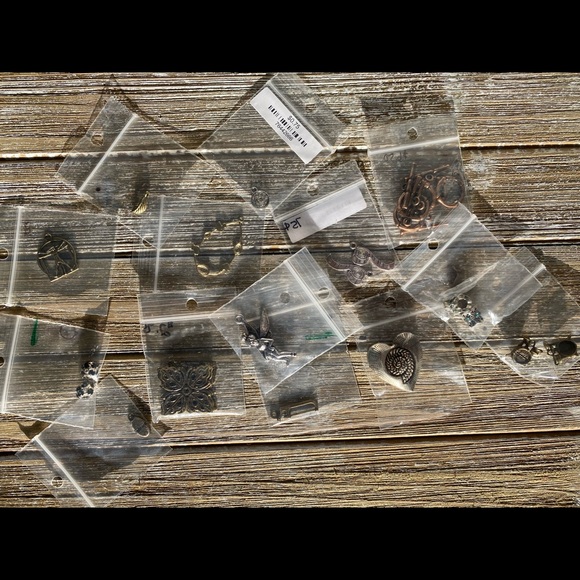 Mixed Charms, Clasps and Beads Findings - Picture 9 of 9